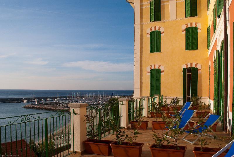 Hotel Del Golfo Finale Ligure Esterno foto